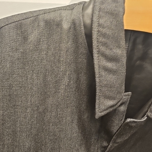 Danier Men's VINTAGE Black Leather Coat - Picture 6 of 7